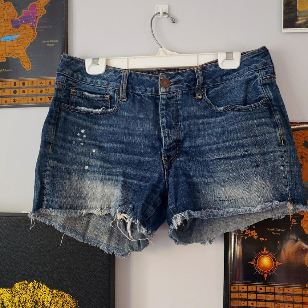 Distressed Tomgirl Short